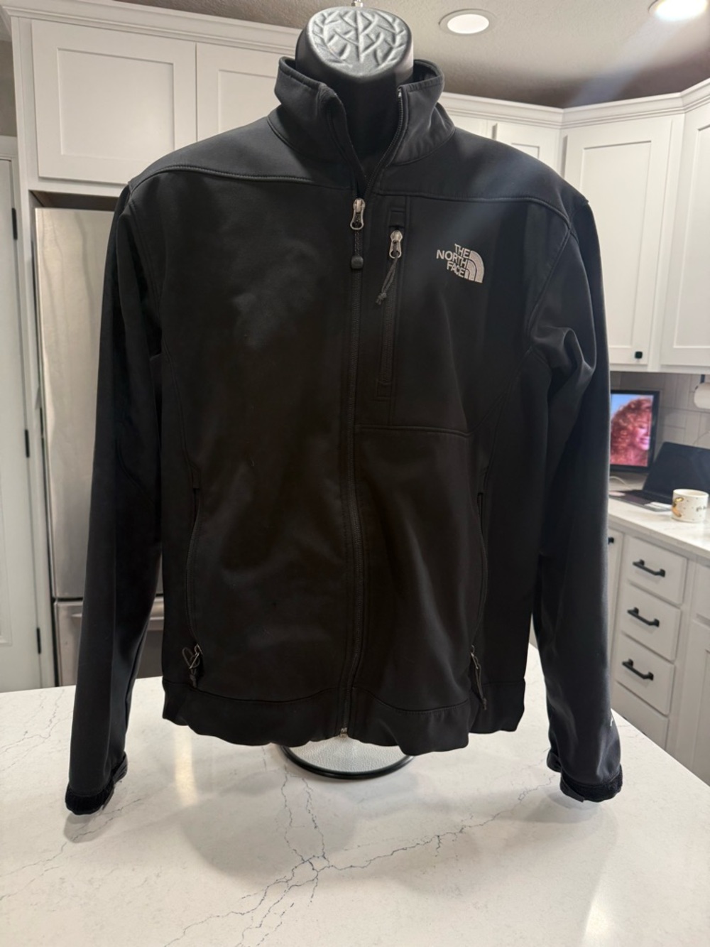 The North Face Men’s Black Performance Zip Up Jacket Size M Lightweight